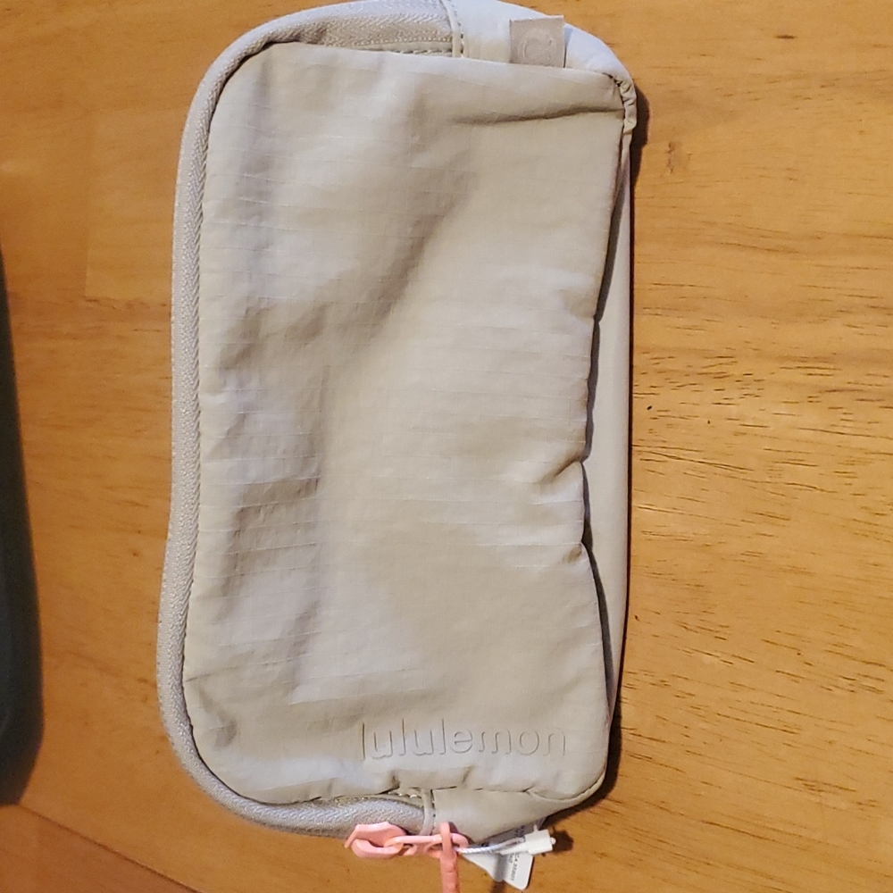 Lululemon mini belt bag